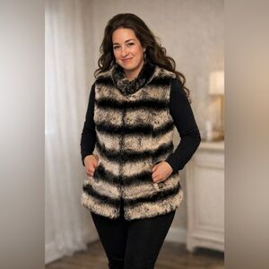 Rachel Zoe Luxe Faux Fur Vest Gray Striped Hidden Hook M